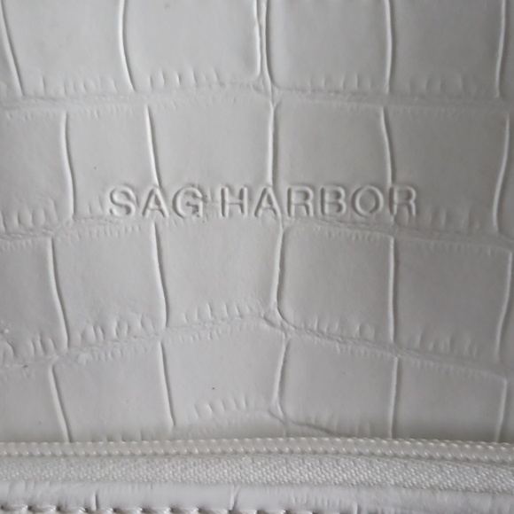 Vintage Sag Harbor Large White Faux-Croc Shoulder Bag With Ample Storage - Picture 7 of 17
